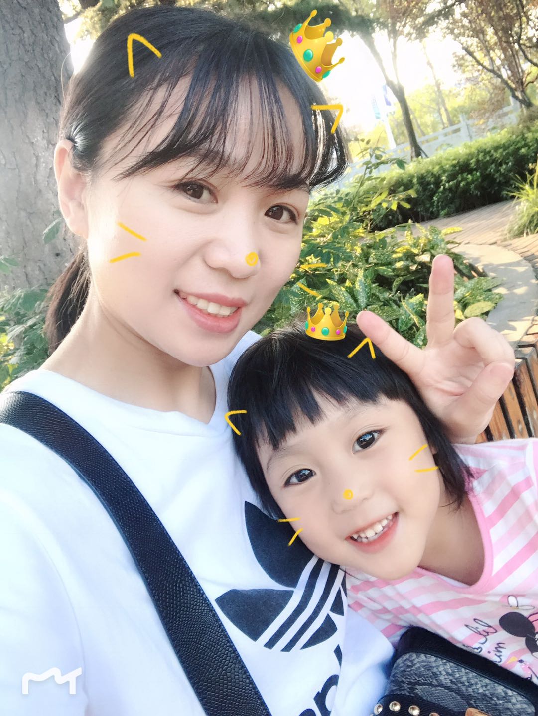 1590415736377624.jpg 老婆與女兒.jpg